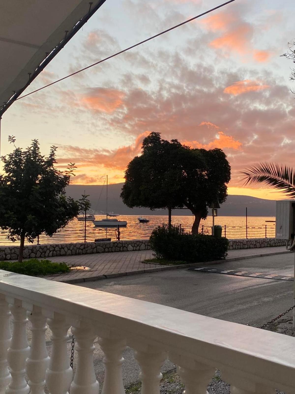 Apartment Casa Sul Mare Тиват Экстерьер фото